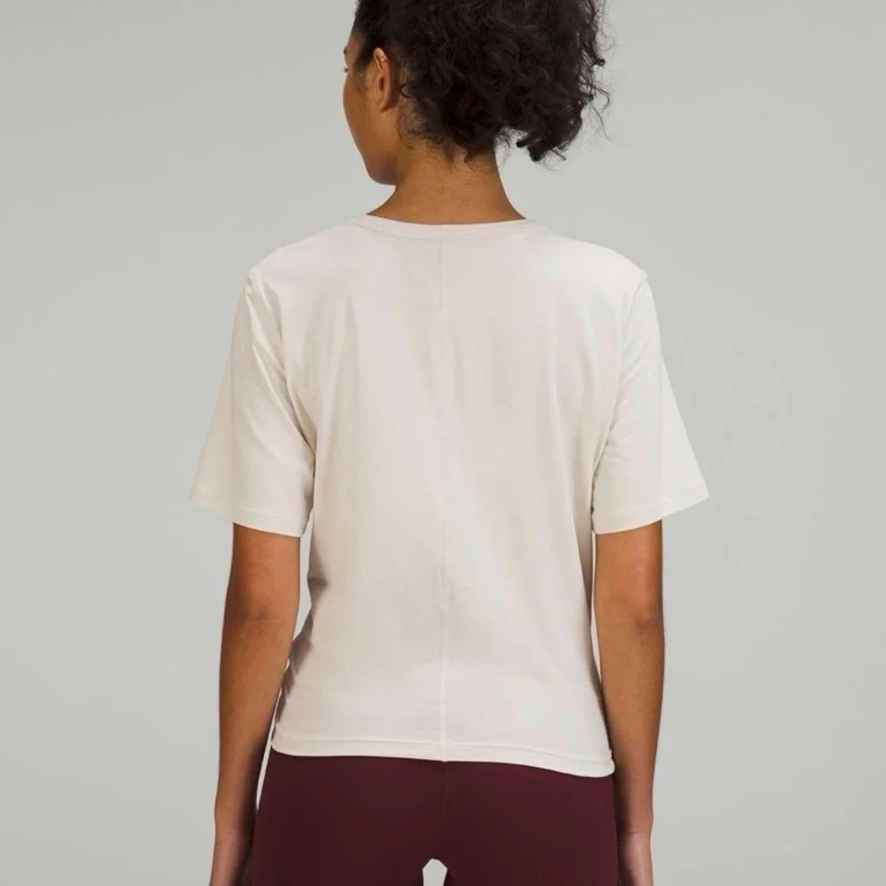 LULULEMON Crescent Tee Bone/Off White Color